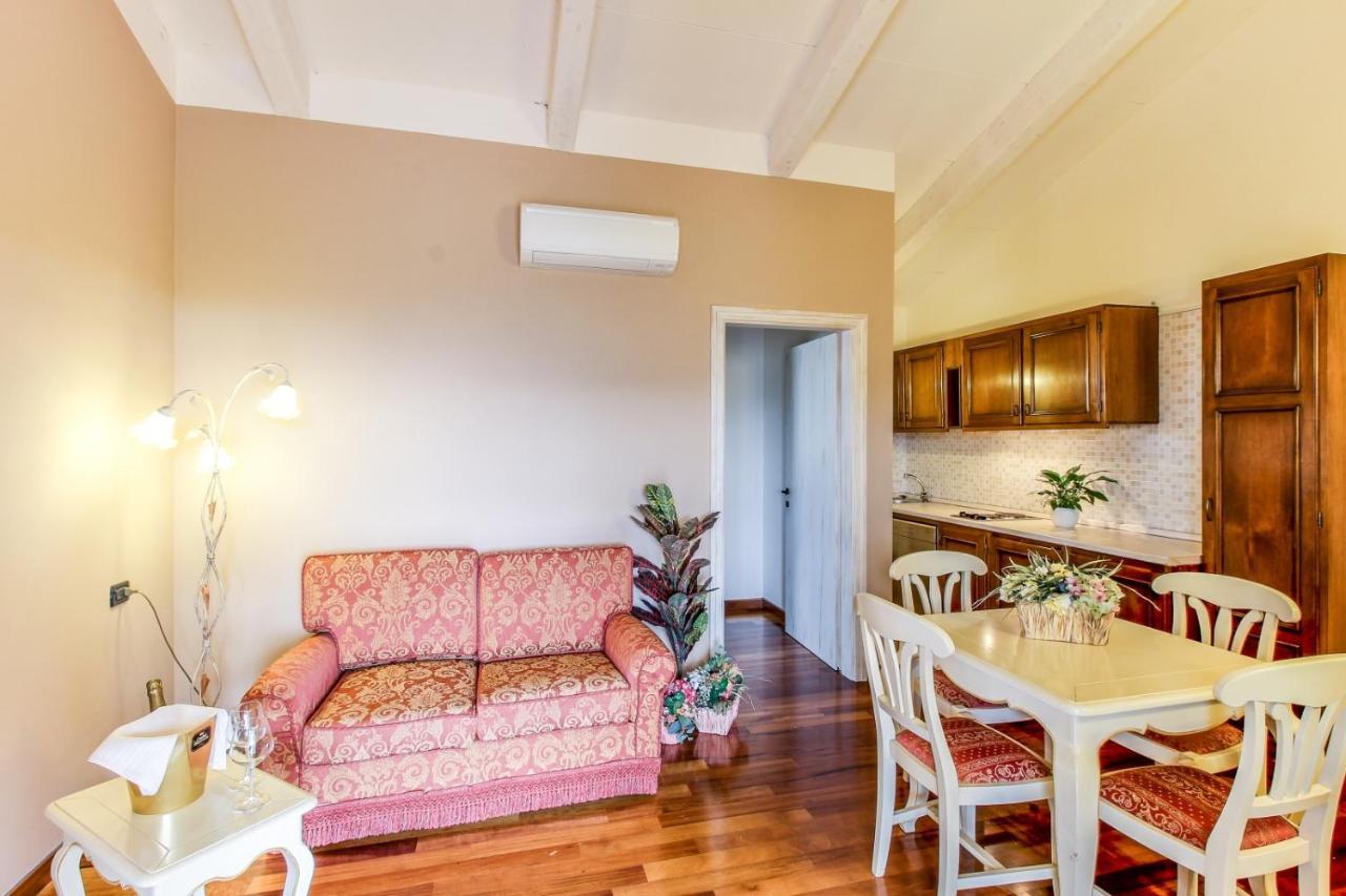 Residence Villa Il Casale - Appartamenti Wellness E Piscina Riscaldata Tovo San Giacomo Kültér fotó