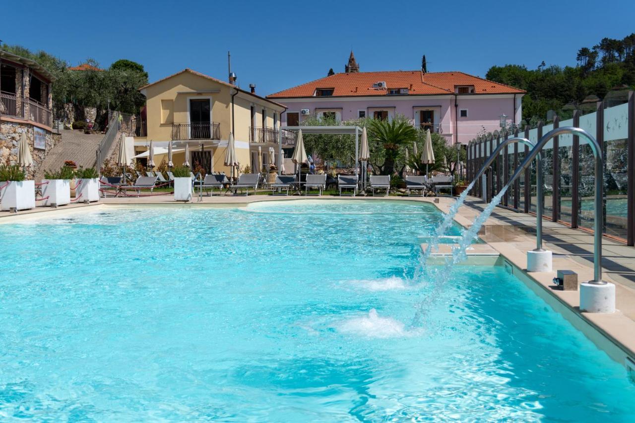 Residence Villa Il Casale - Appartamenti Wellness E Piscina Riscaldata Tovo San Giacomo Kültér fotó